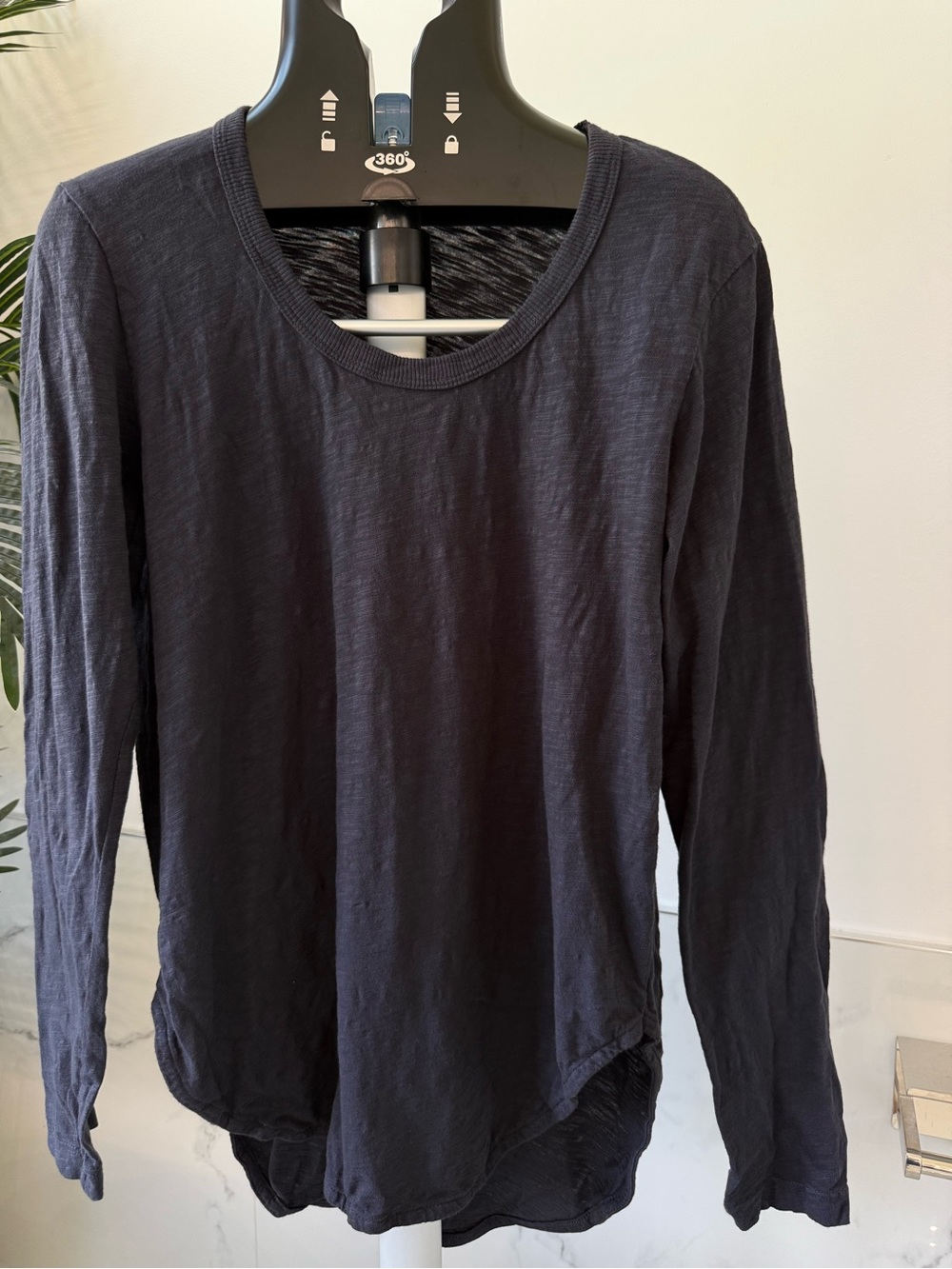 100% Cotton Wilt Long-Sleeve Crewneck Top in Dark Blue